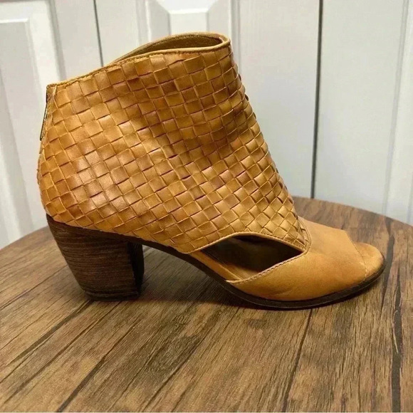 Patricia Nash Rosetta Peep-Toe Ankle Boots Italian Leather Tan Brown Size 10 - Picture 4 of 16